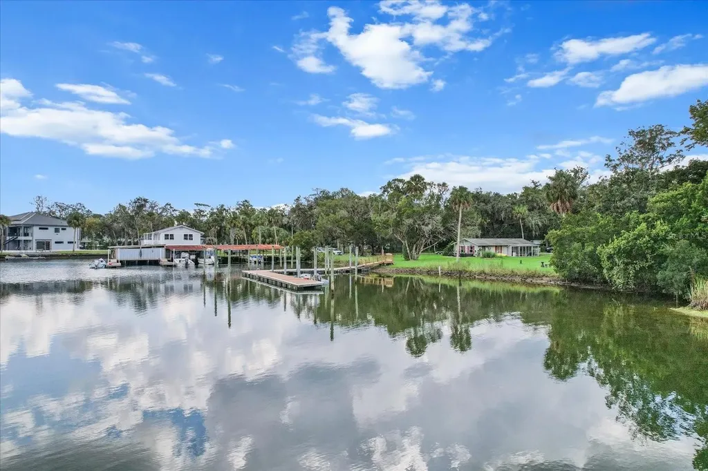 1110 N Rice Terrace Crystal River FL 34429