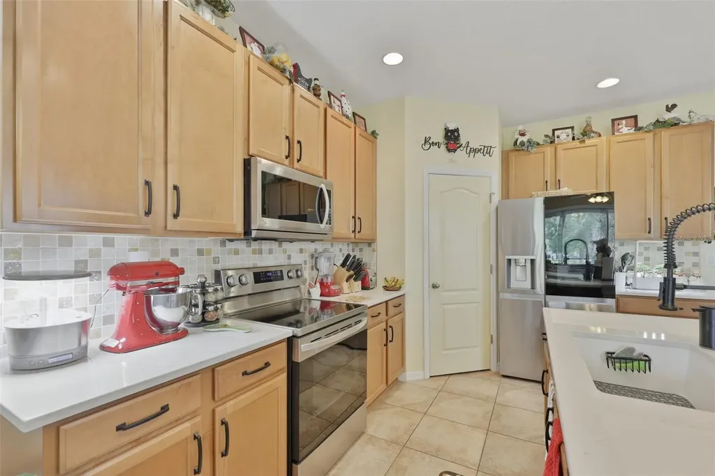 8718 Turnstone Haven Place Tampa FL 33619