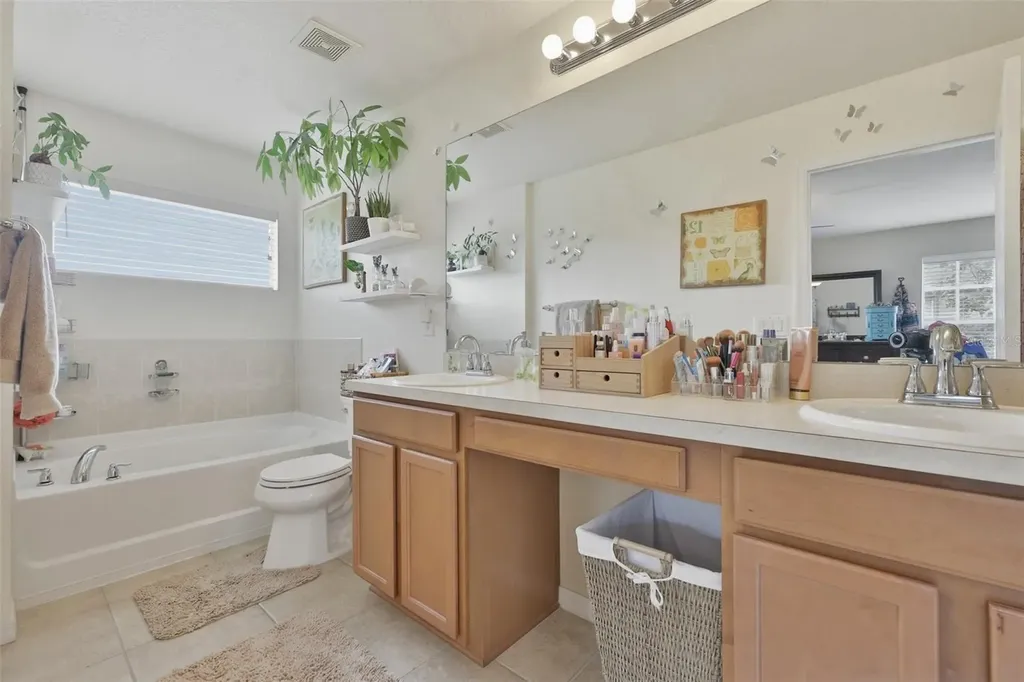 8718 Turnstone Haven Place Tampa FL 33619