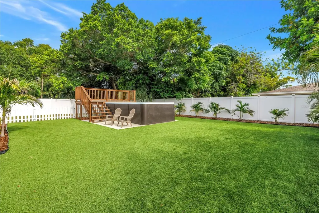 1165 66th Avenue S St Petersburg FL 33705