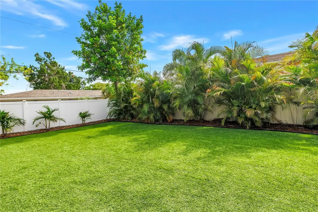 1165 66th Avenue S St Petersburg FL 33705