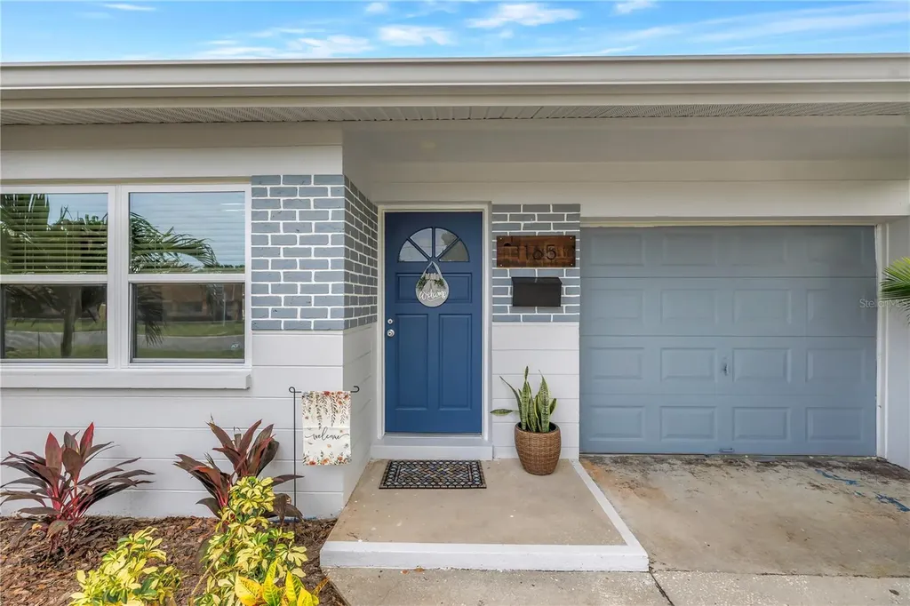 1165 66th Avenue S St Petersburg FL 33705
