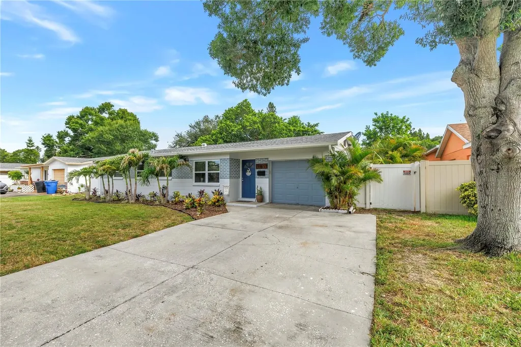 1165 66th Avenue S St Petersburg FL 33705