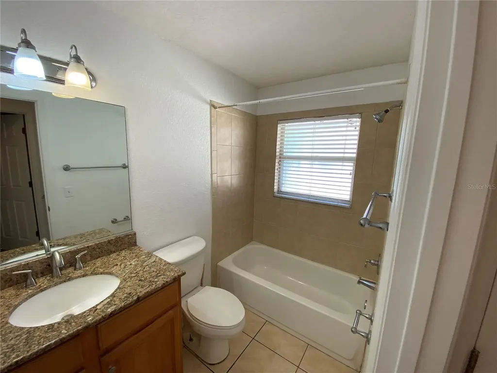 972 La Costa Circle Sarasota FL 34237