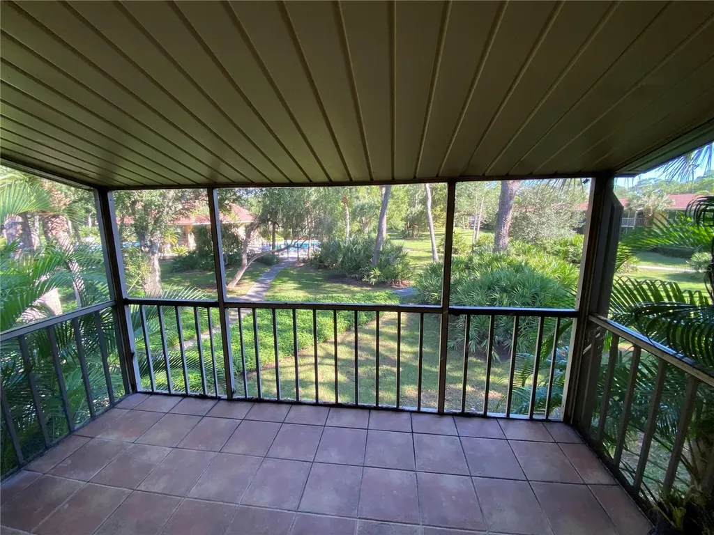 972 La Costa Circle Sarasota FL 34237