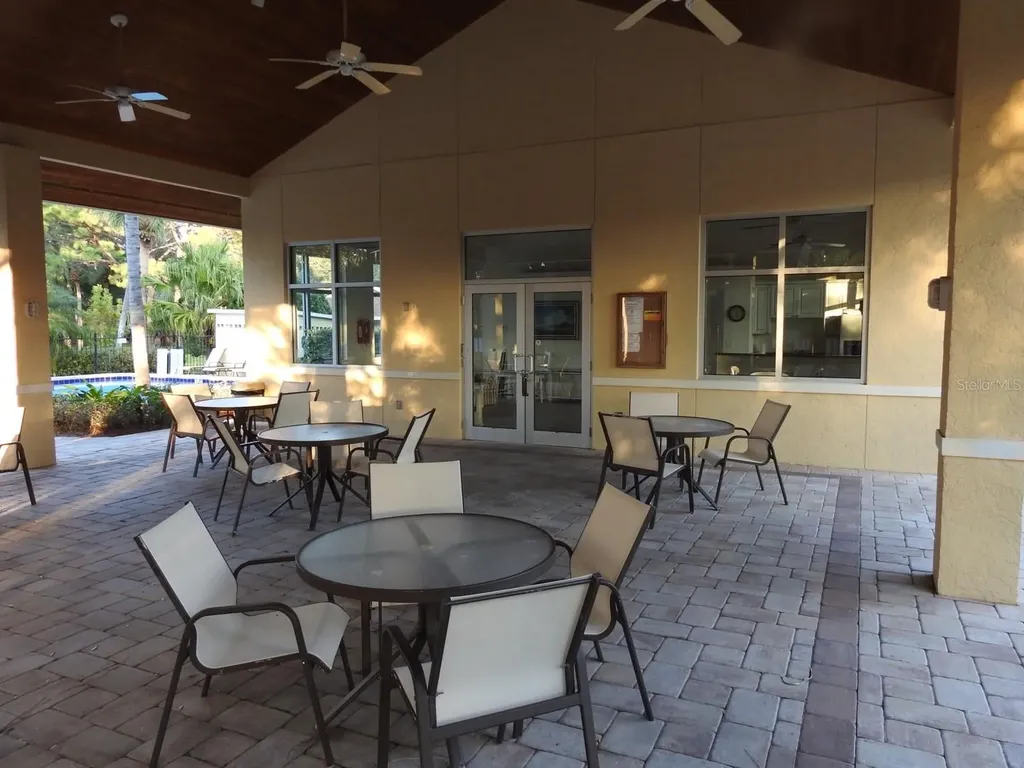 972 La Costa Circle Sarasota FL 34237