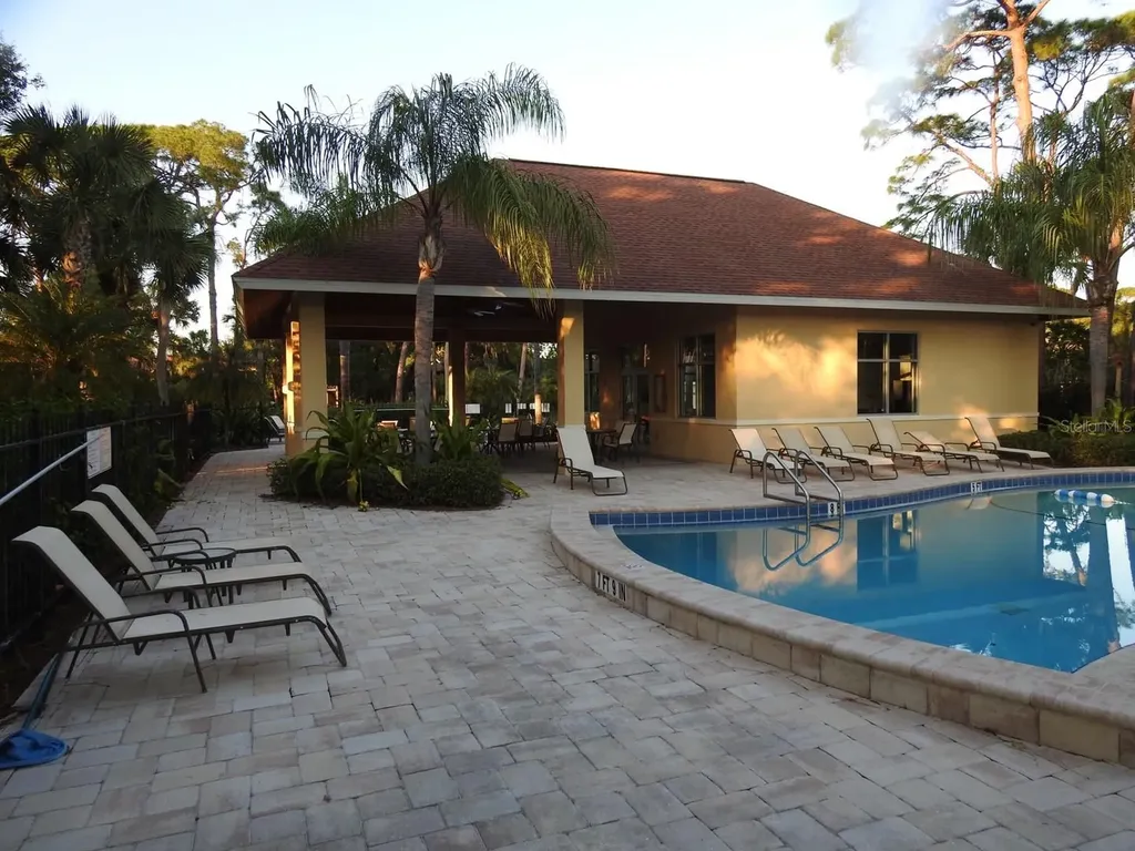 972 La Costa Circle Sarasota FL 34237
