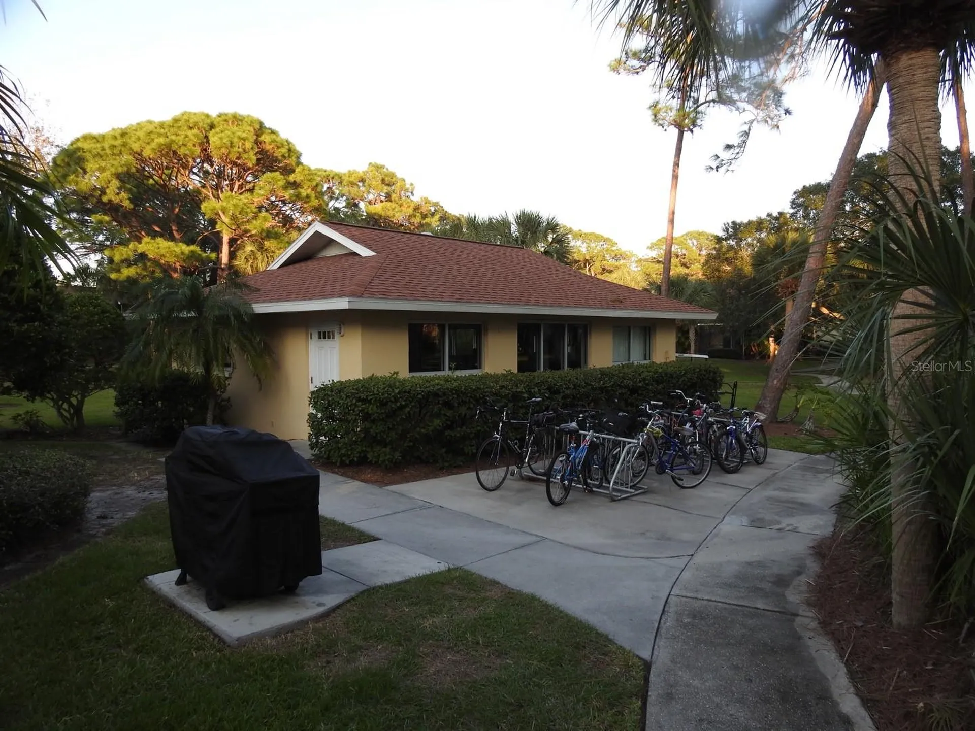 972 La Costa Circle Sarasota FL 34237
