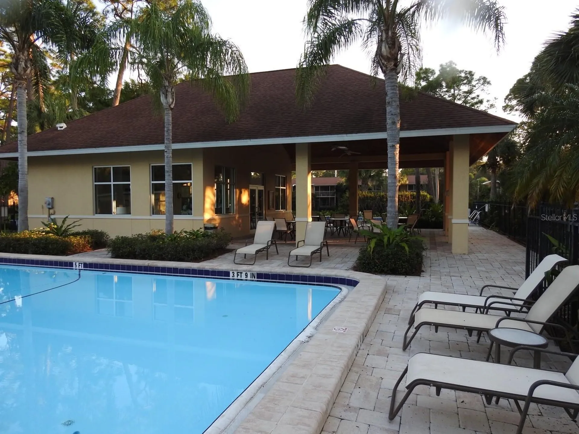 972 La Costa Circle Sarasota FL 34237