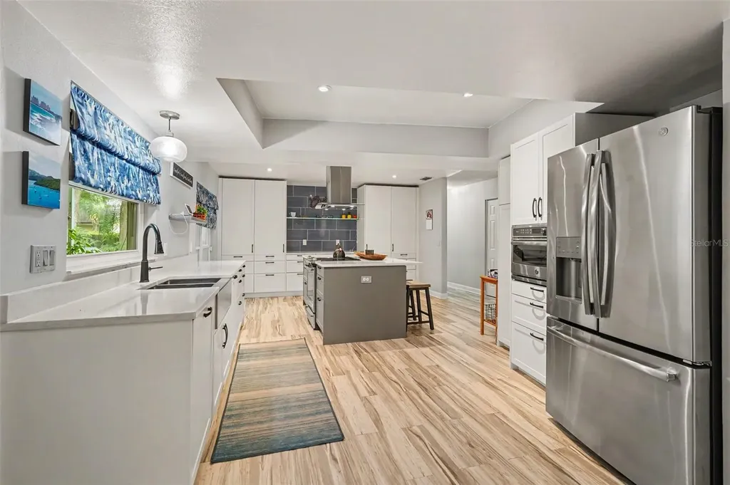 9303 Rolling Ridge Place Tampa FL 33637