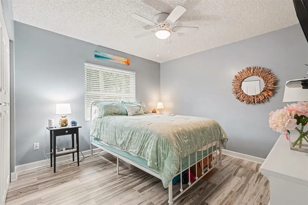9303 Rolling Ridge Place Tampa FL 33637