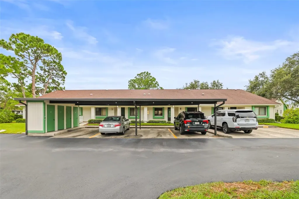 2556 Royal Pines Circle Clearwater FL 33763