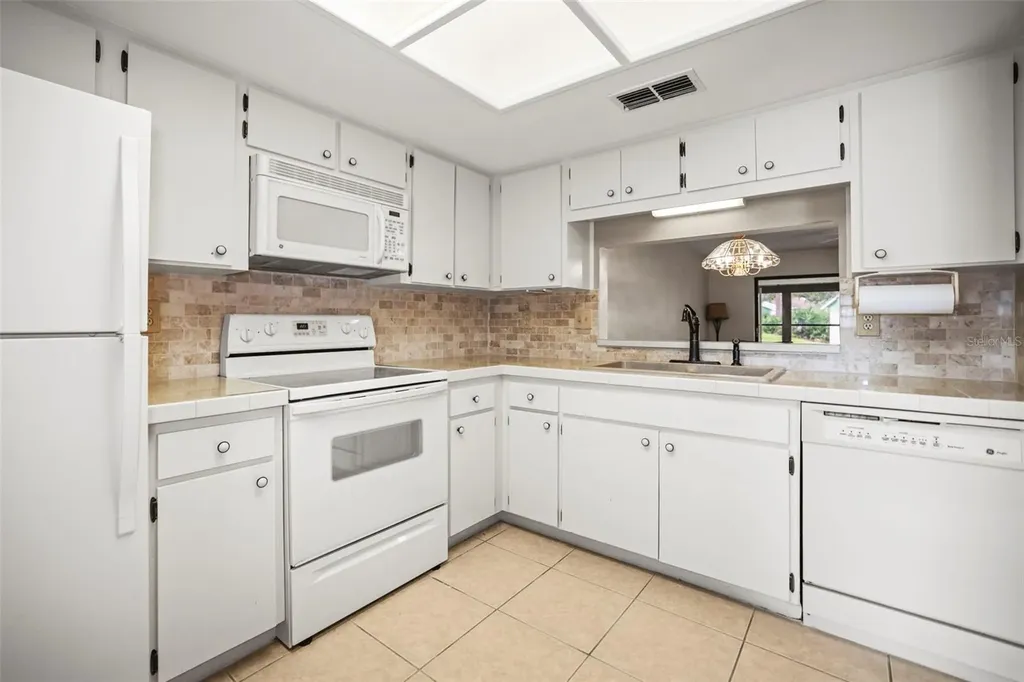 2556 Royal Pines Circle Clearwater FL 33763