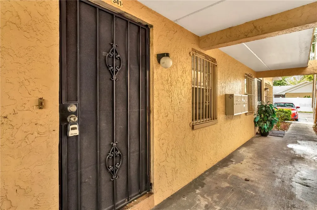 4701 Christa Court Tampa FL 33614