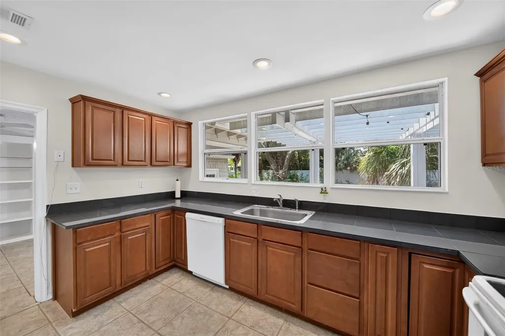 2732 Newark Way Orlando FL 32803