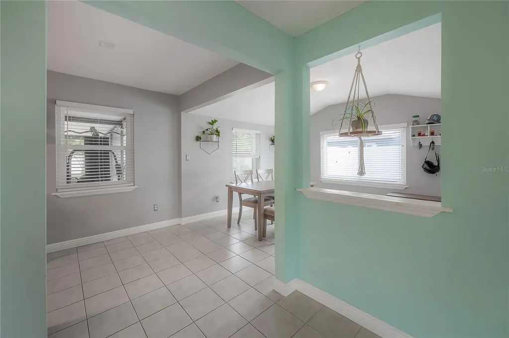 5937 13th Avenue N St Petersburg FL 33710