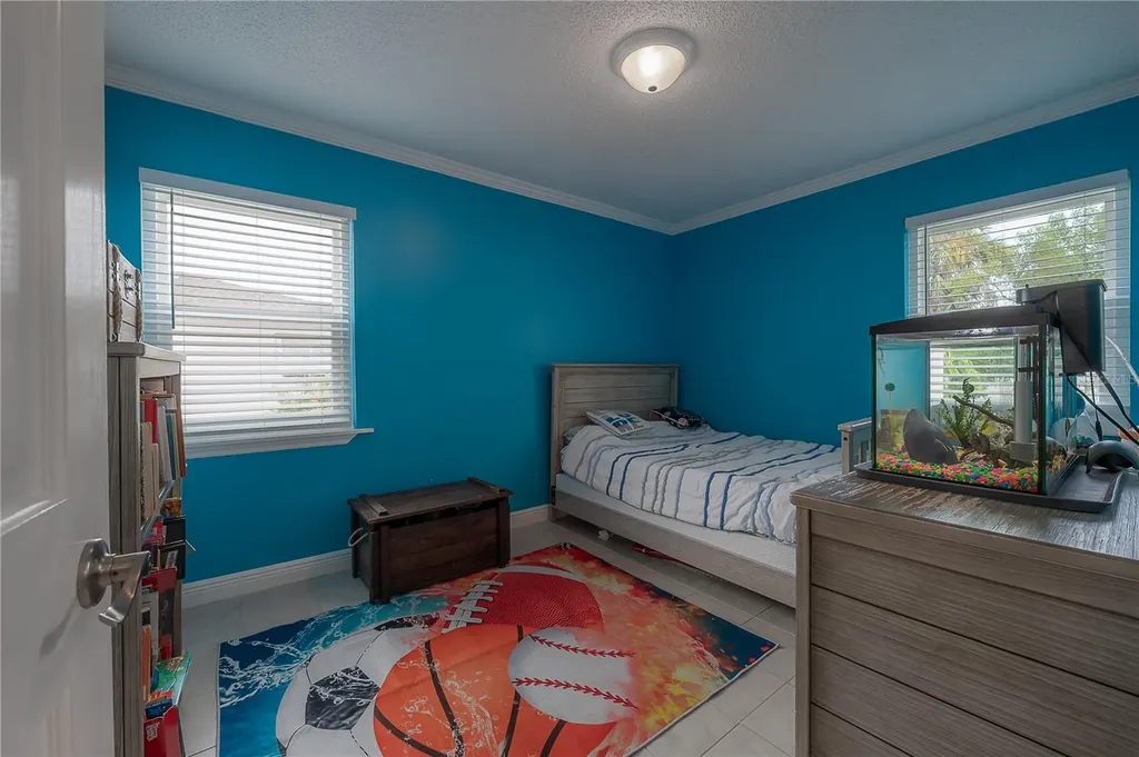 5937 13th Avenue N St Petersburg FL 33710