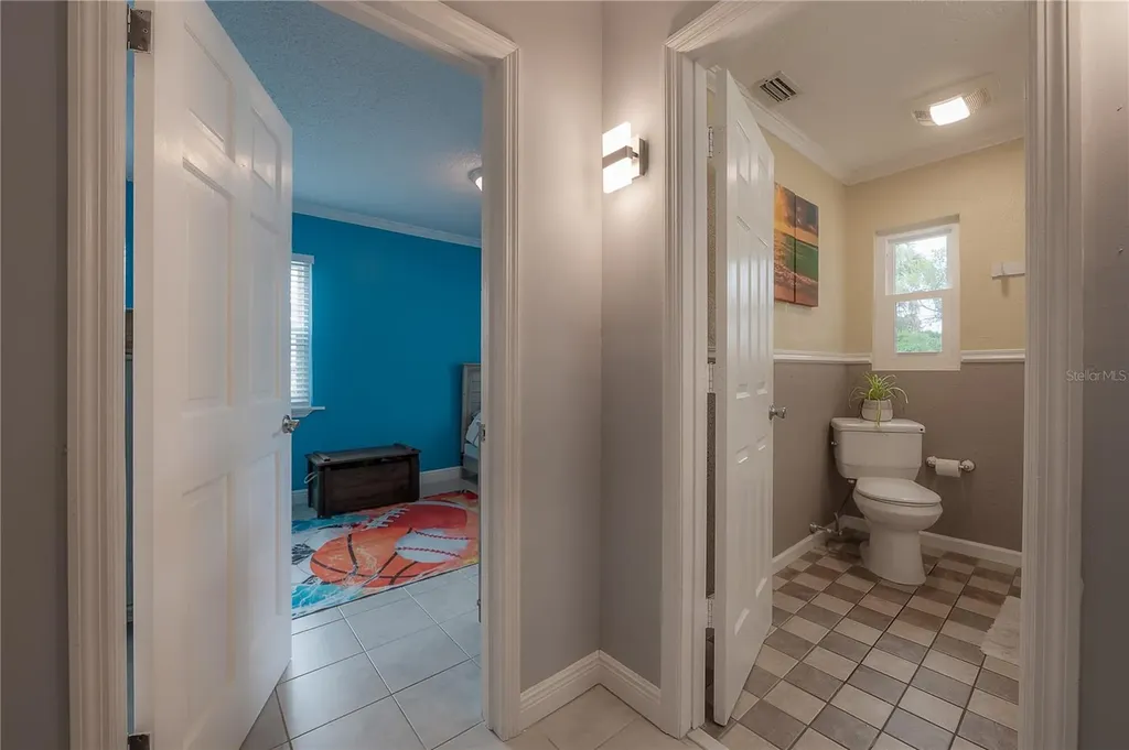 5937 13th Avenue N St Petersburg FL 33710