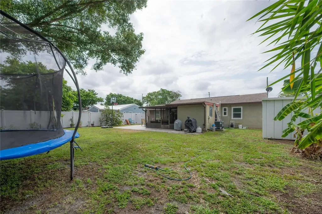 5937 13th Avenue N St Petersburg FL 33710