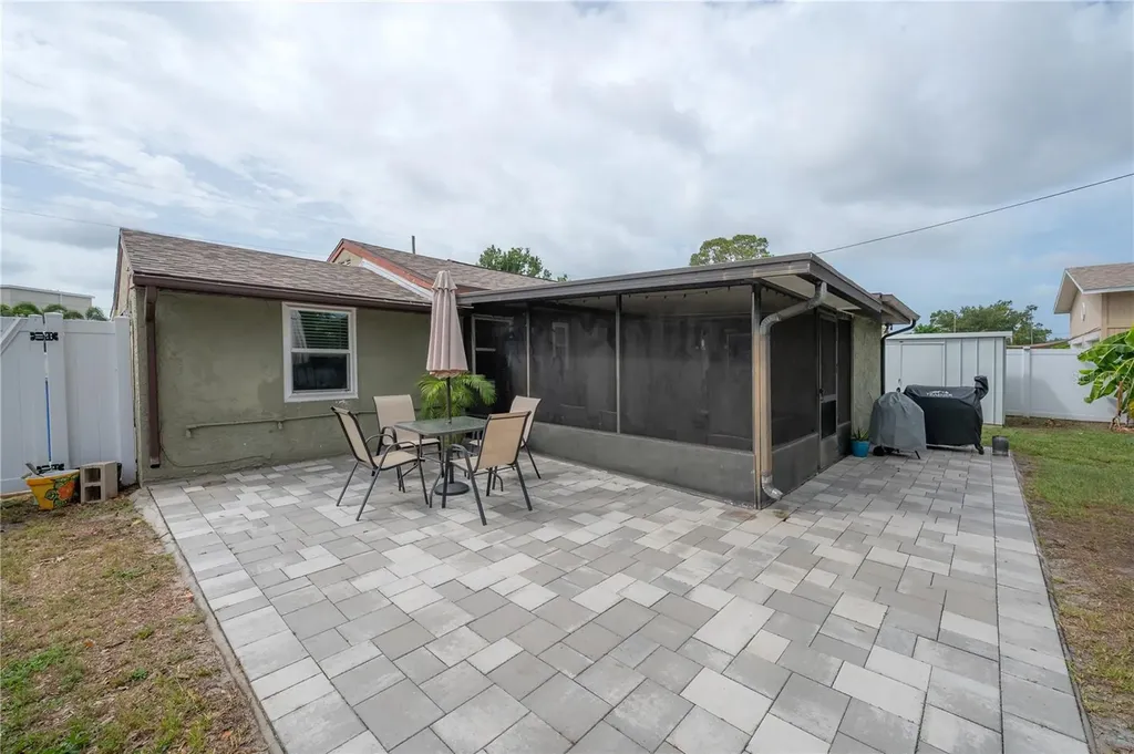 5937 13th Avenue N St Petersburg FL 33710