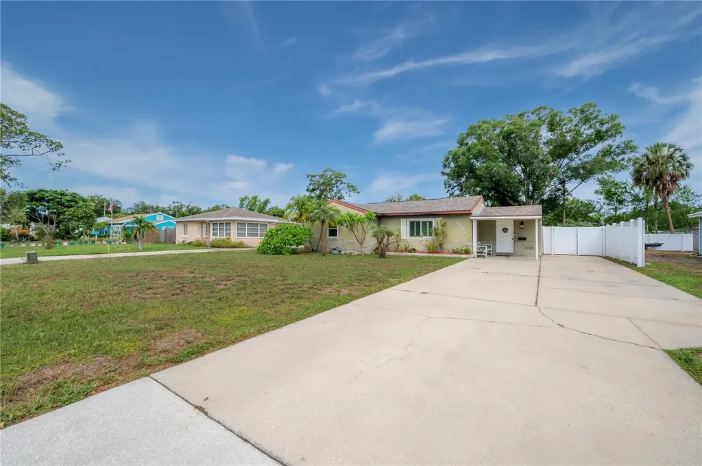 5937 13th Avenue N St Petersburg FL 33710