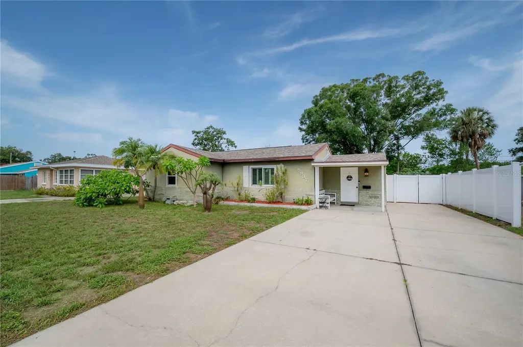 5937 13th Avenue N St Petersburg FL 33710