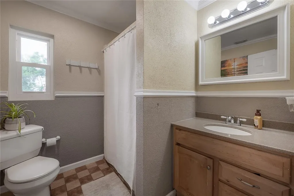 5937 13th Avenue N St Petersburg FL 33710