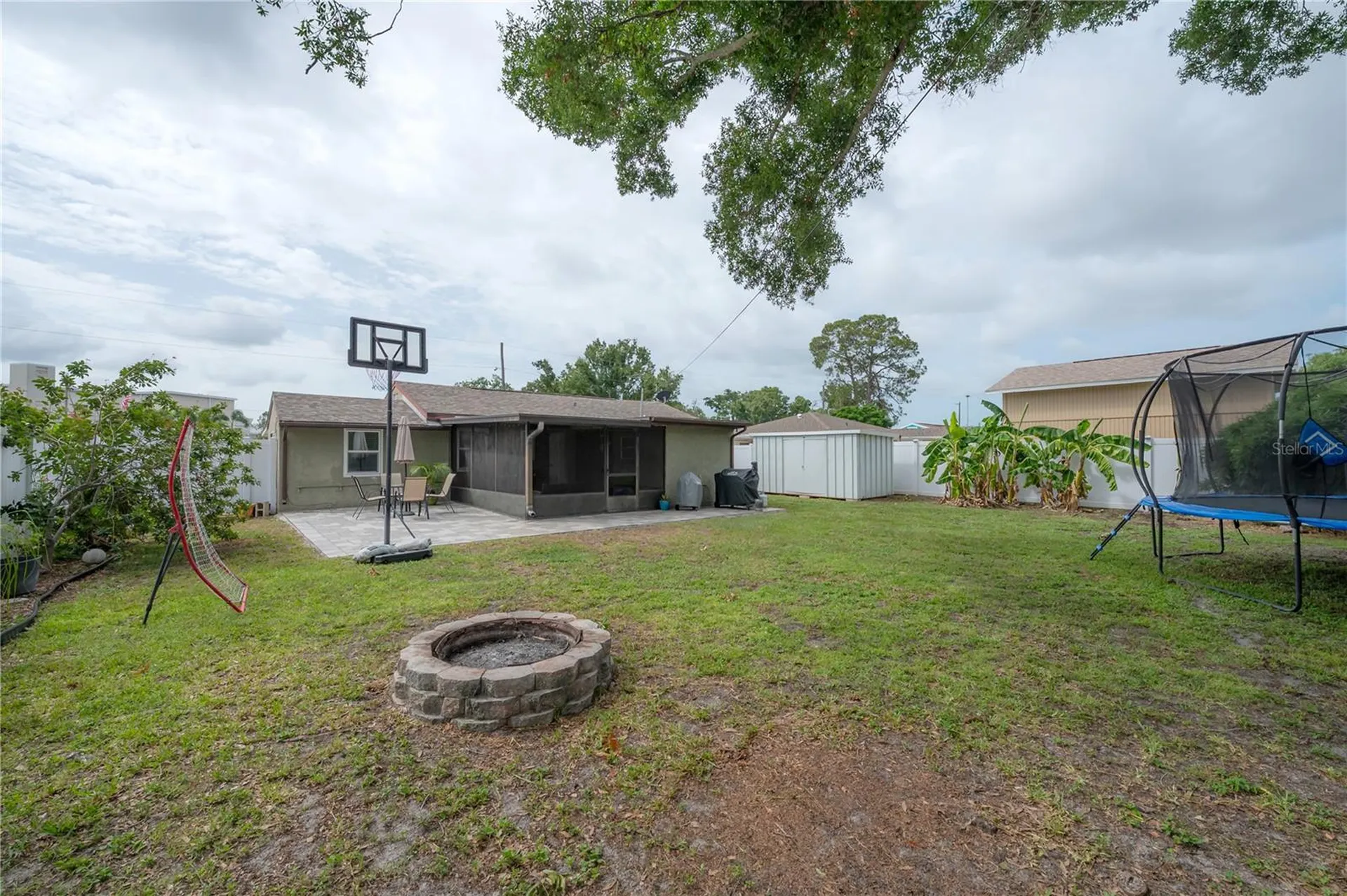 5937 13th Avenue N St Petersburg FL 33710