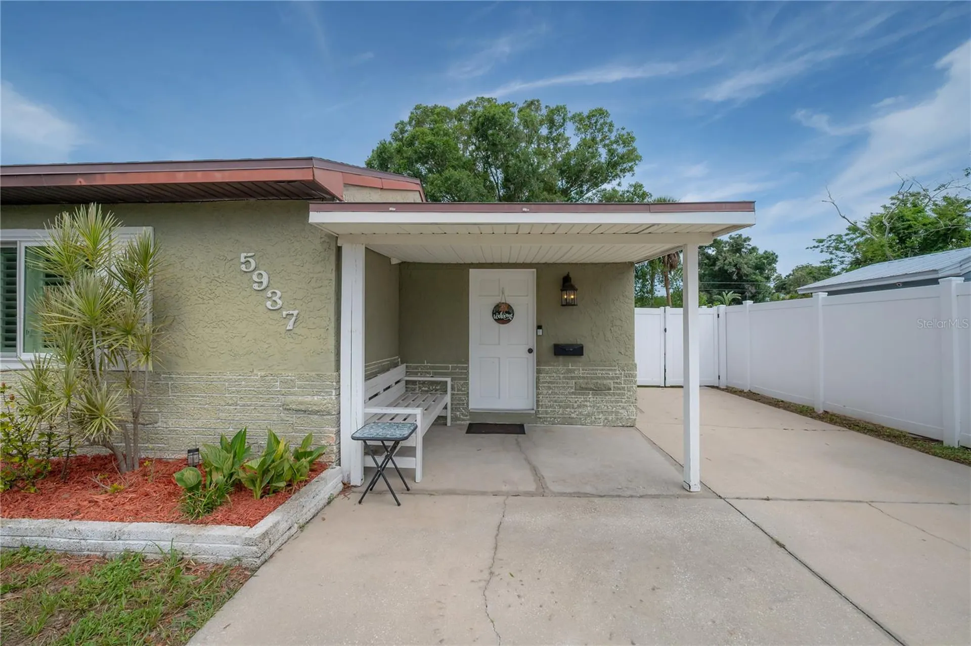 5937 13th Avenue N St Petersburg FL 33710