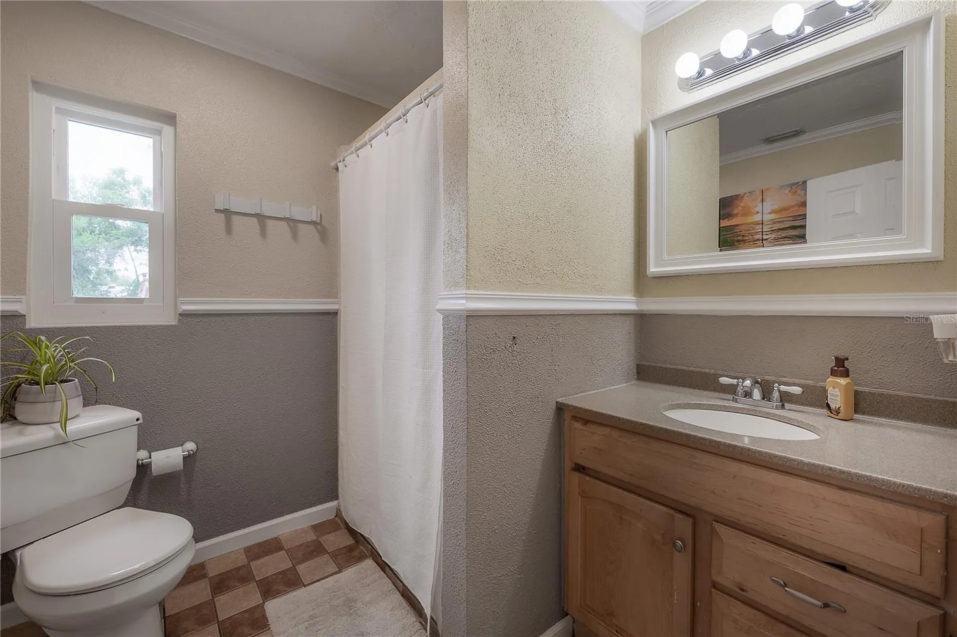 5937 13th Avenue N St Petersburg FL 33710