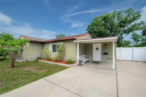 5937 13th Avenue N St Petersburg FL 33710