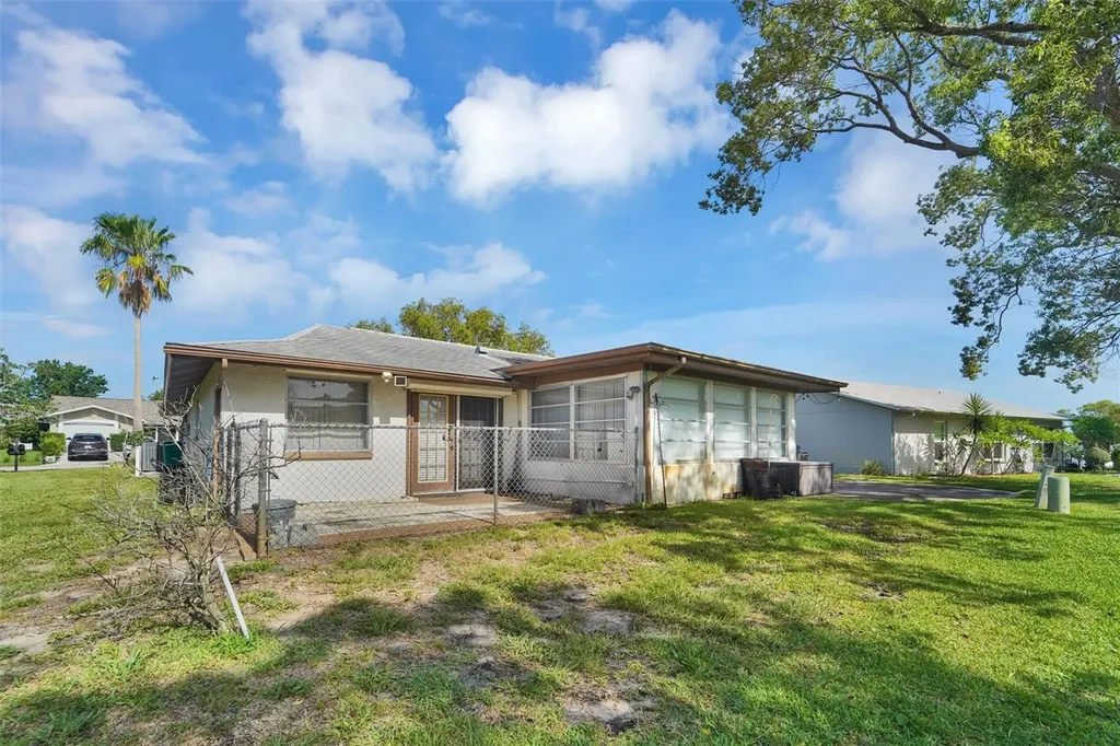 10800 Los Santos Drive Port Richey FL 34668