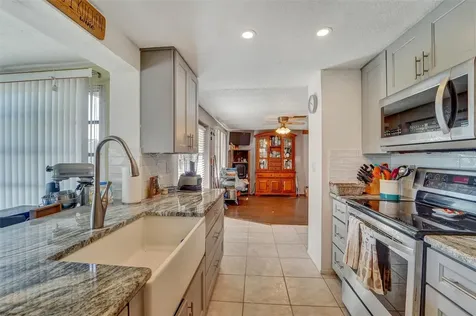 10800 Los Santos Drive Port Richey FL 34668