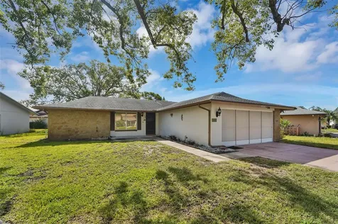 10800 Los Santos Drive Port Richey FL 34668