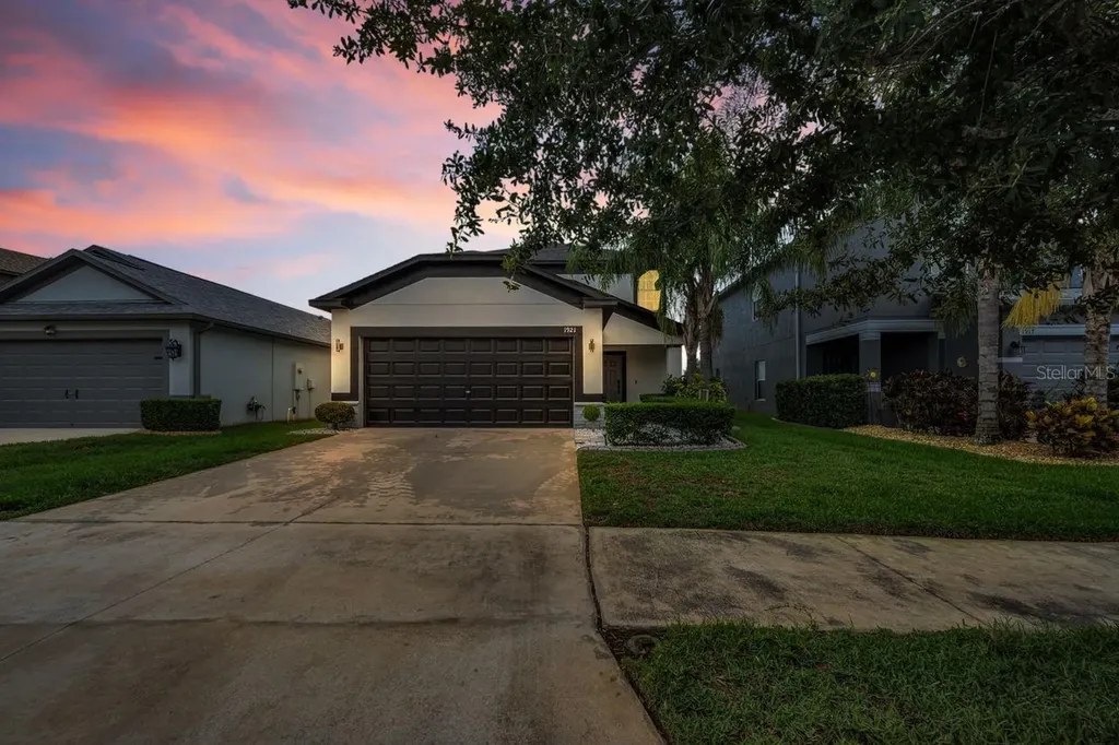 1921 Hawks View Drive Ruskin FL 33570