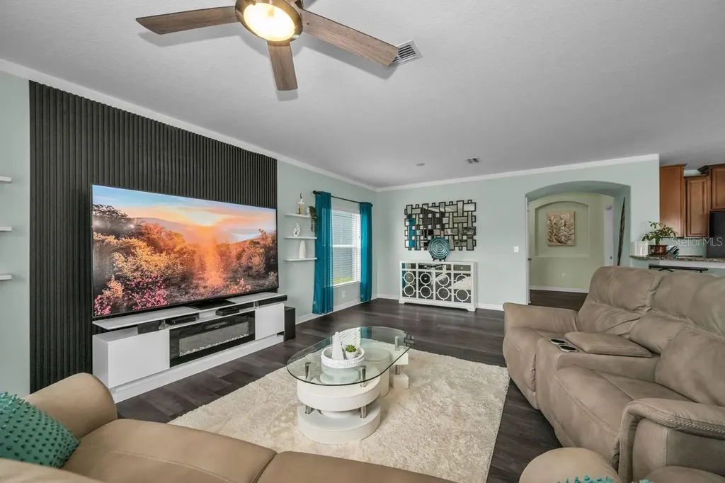1921 Hawks View Drive Ruskin FL 33570