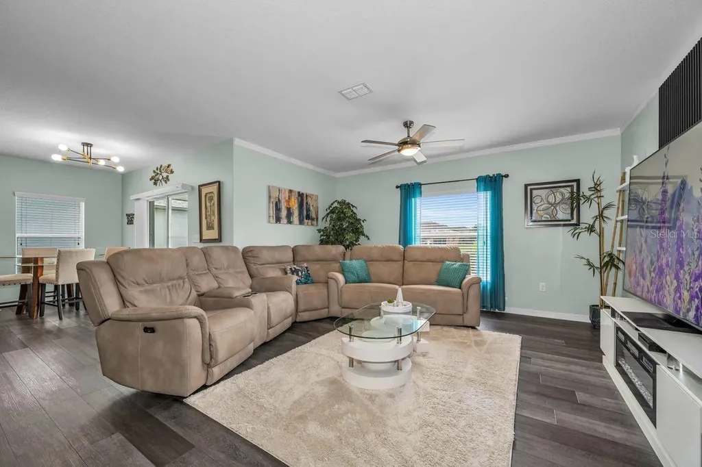 1921 Hawks View Drive Ruskin FL 33570