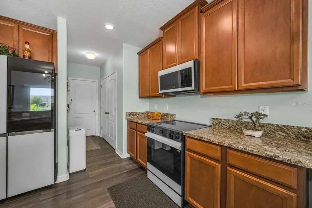 1921 Hawks View Drive Ruskin FL 33570