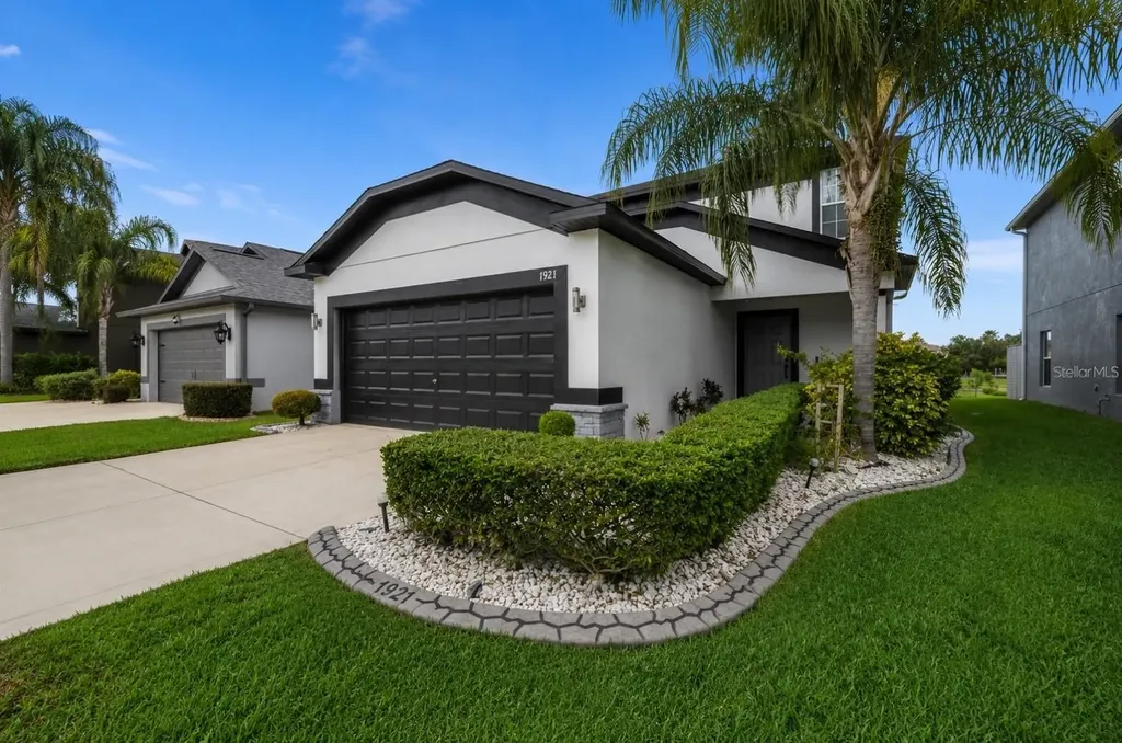 1921 Hawks View Drive Ruskin FL 33570