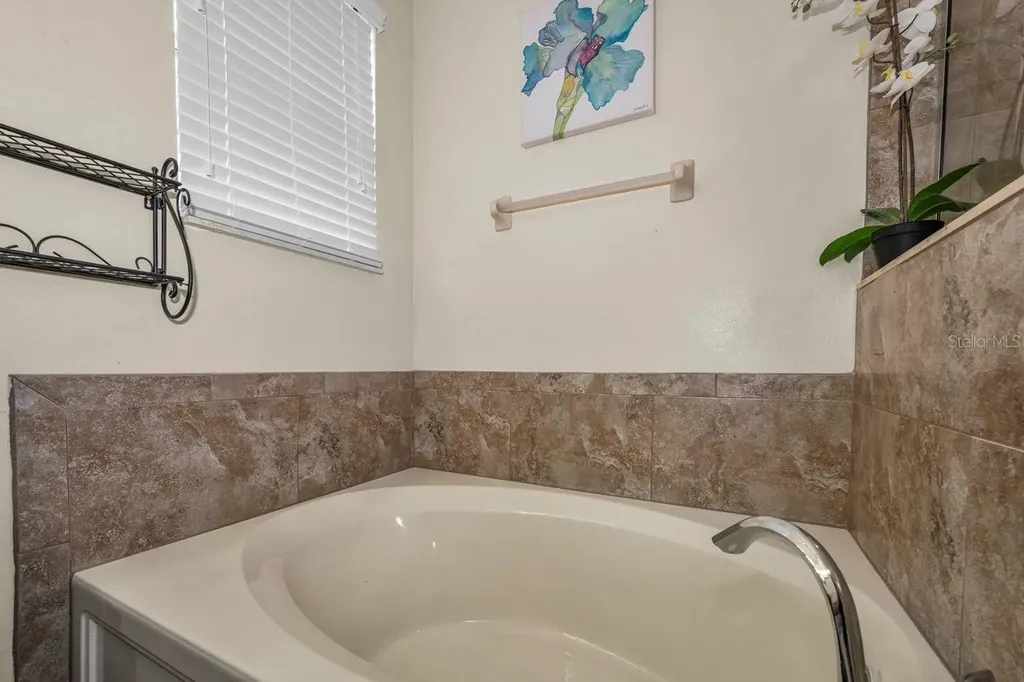 1921 Hawks View Drive Ruskin FL 33570