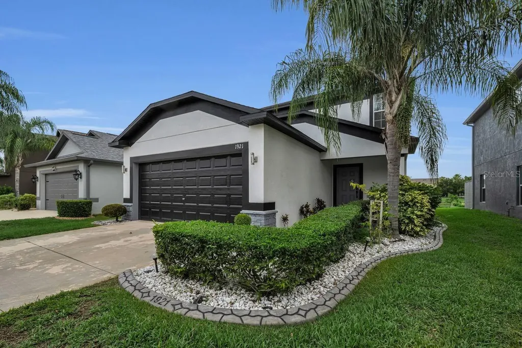 1921 Hawks View Drive Ruskin FL 33570