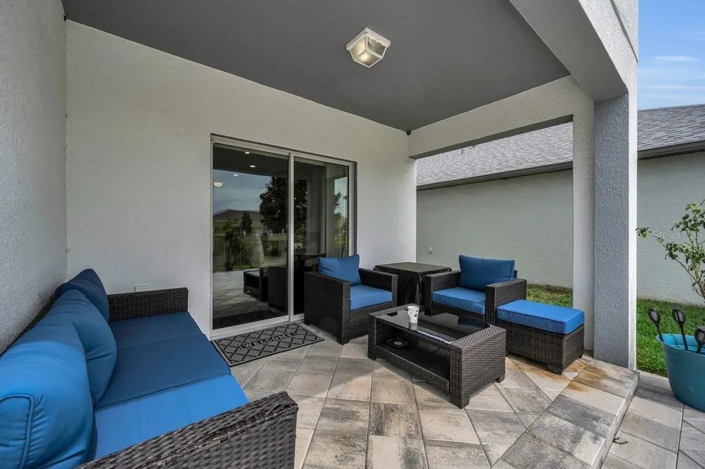 1921 Hawks View Drive Ruskin FL 33570