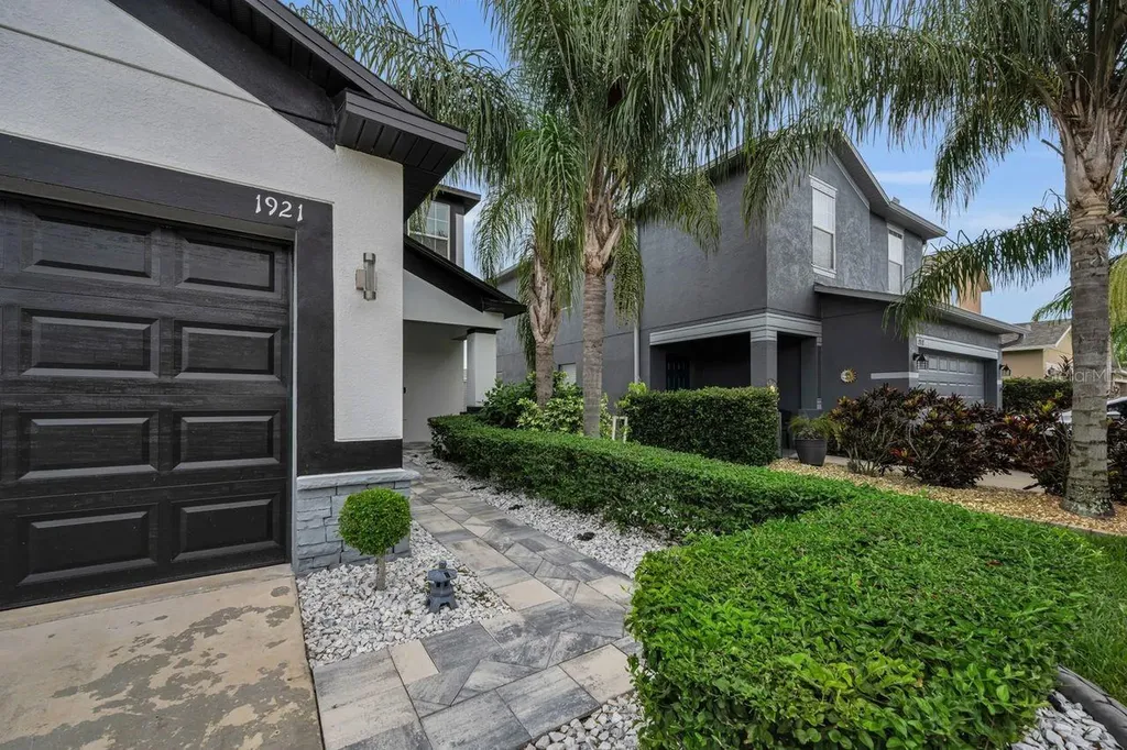 1921 Hawks View Drive Ruskin FL 33570