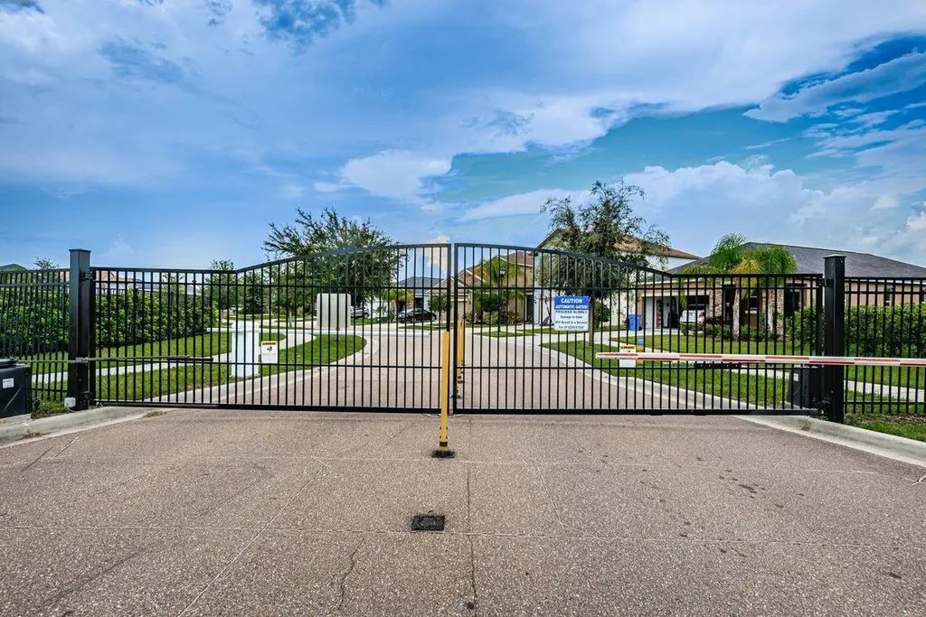 1921 Hawks View Drive Ruskin FL 33570