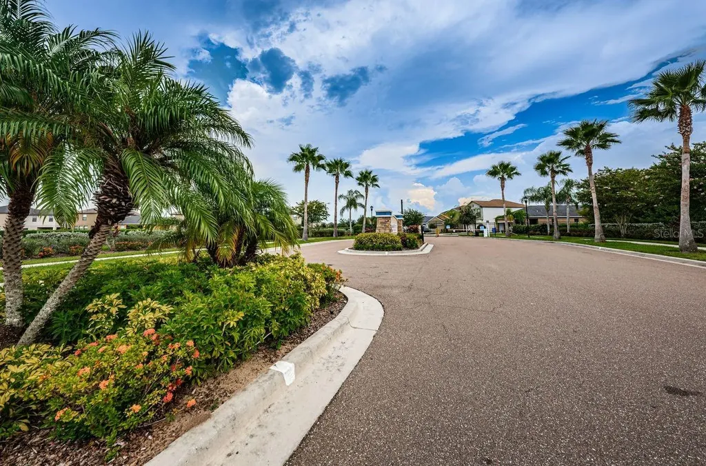 1921 Hawks View Drive Ruskin FL 33570