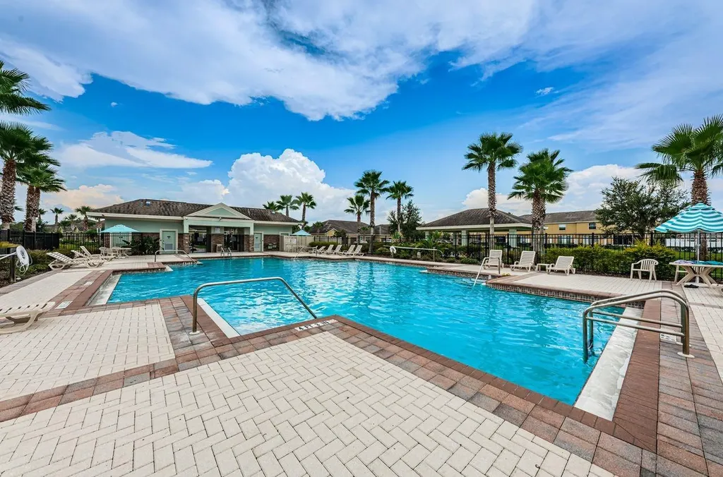 1921 Hawks View Drive Ruskin FL 33570
