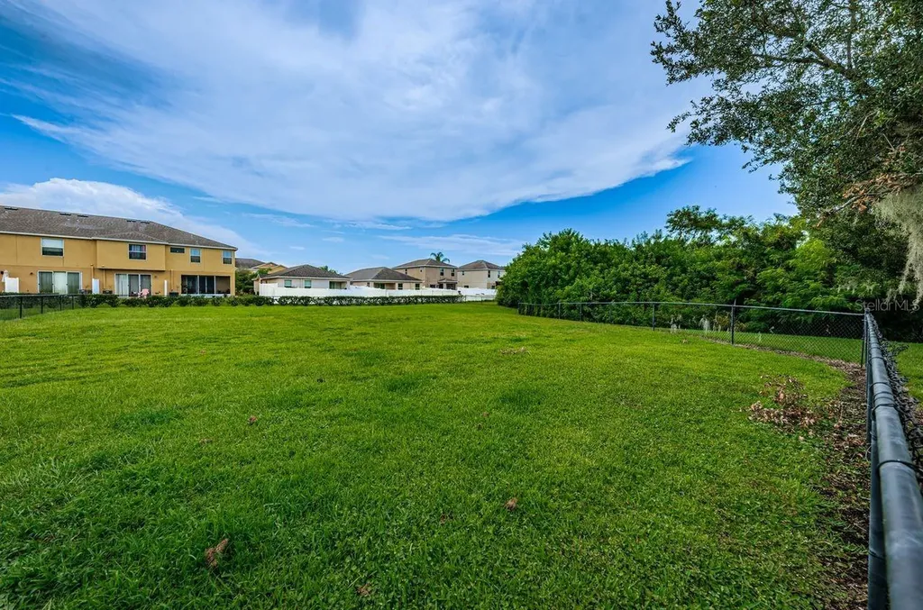 1921 Hawks View Drive Ruskin FL 33570