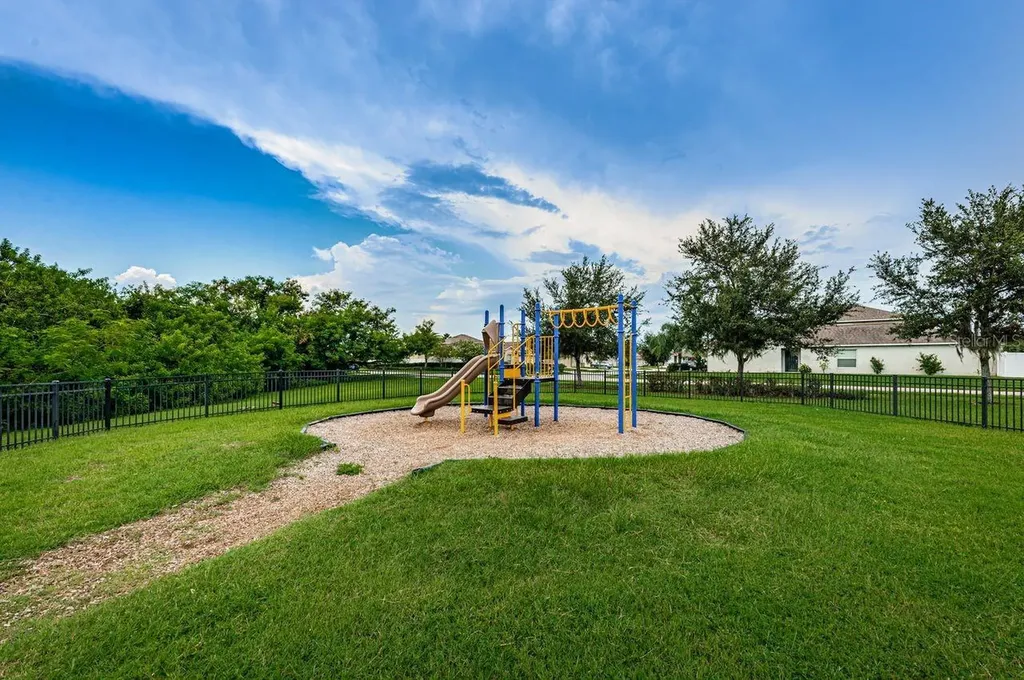 1921 Hawks View Drive Ruskin FL 33570