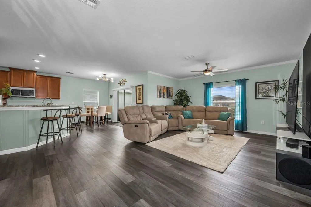 1921 Hawks View Drive Ruskin FL 33570