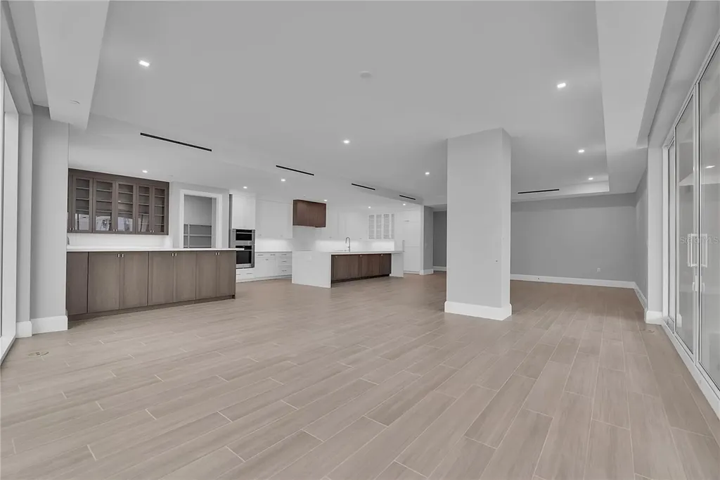 70 Avenida Veneccia Sarasota FL 34242